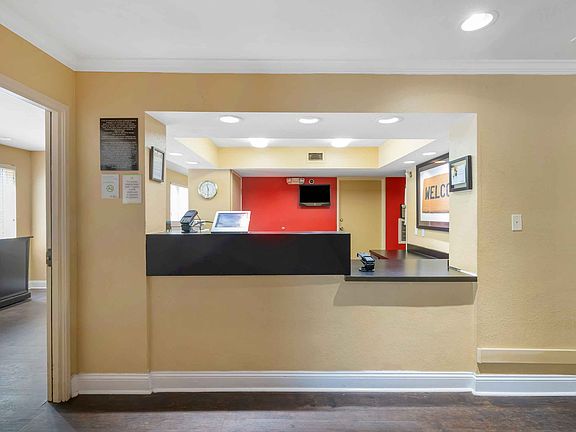 Lobby and Guest Check-in