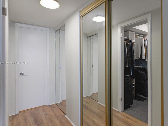 3rd image of 2750 NE 183rd St APT 2106