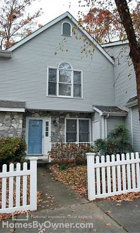 2nd image of 4910 Abbotsford Mews