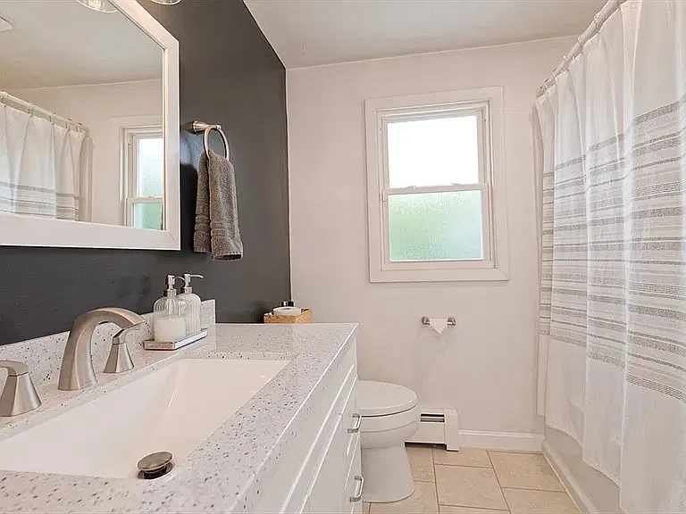 3 bed, 1394 sqft, $2,500 — Photo 4