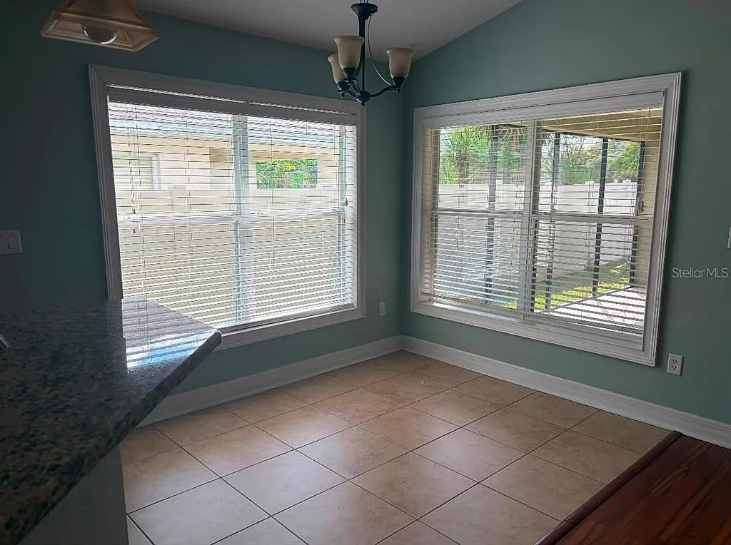 3 bed, 2.0 bath, 1924 sqft, $2,700 — Photo 4