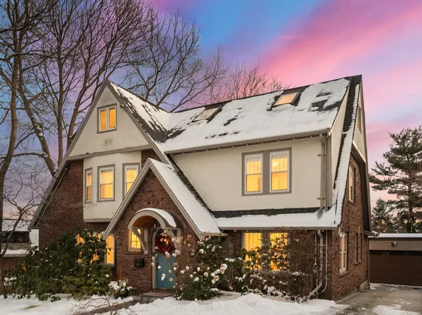 44 Shattuck Rd, Watertown, MA 02472
