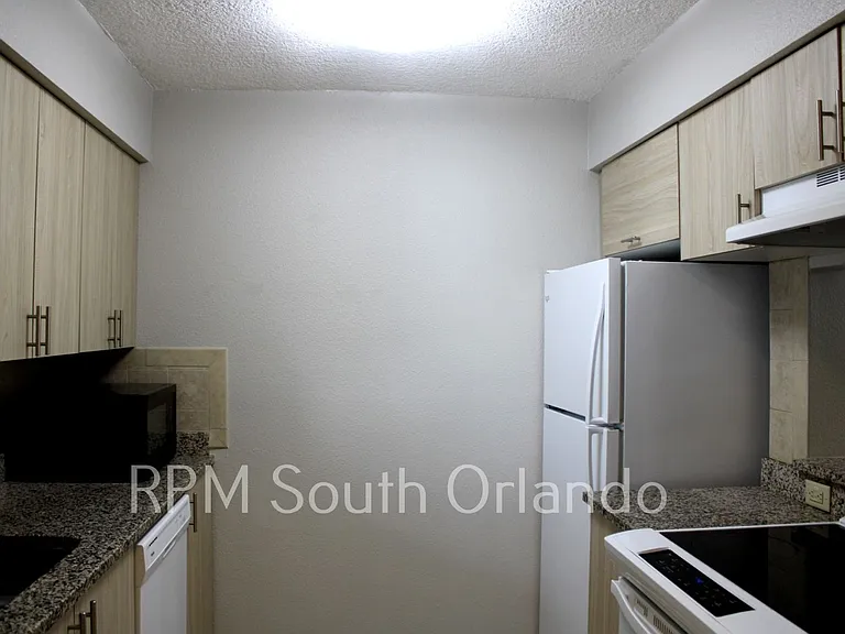 4726 Sutton Ter — Photo 5