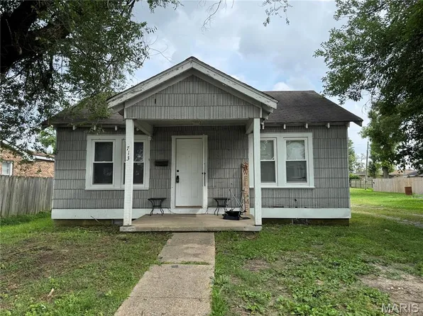 713 E Gladys St, Sikeston, MO 63801