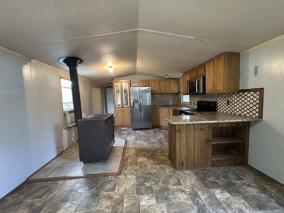 4th image of 443 Connely Dr