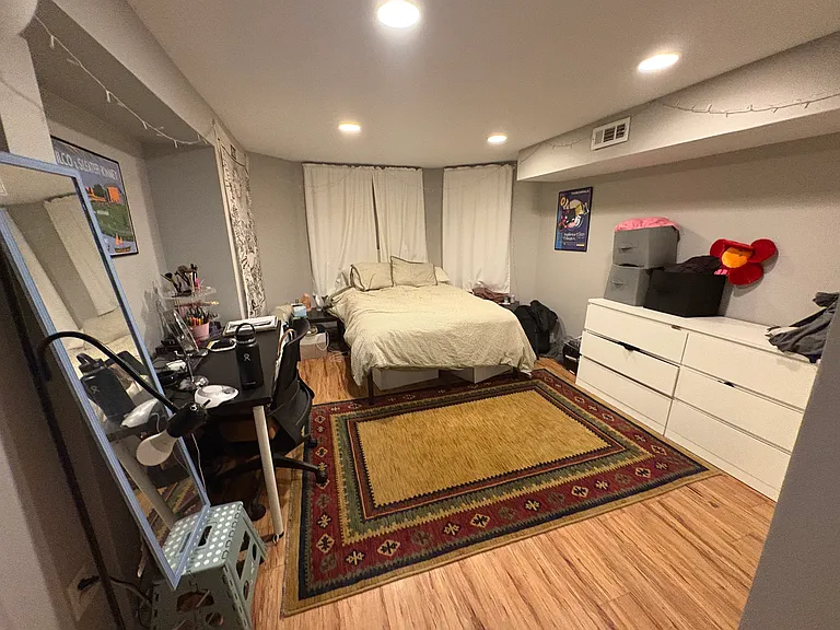 2438 W Wilson Ave #G — Photo 4