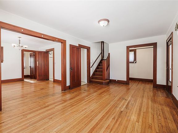 3rd image of 43 Britton Rd