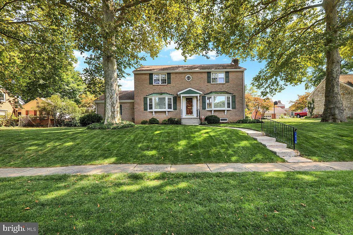 1016 Grandview Blvd photo 1