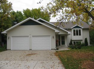 303 Highland Dr, Milbank, SD 57252