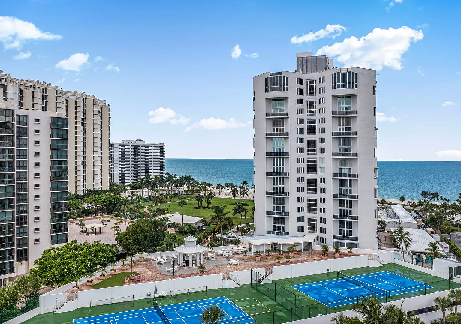 Rare 18th-Floor 3 bed, 3 bath Beachfront Condo at The Savoy! — Photo 3
