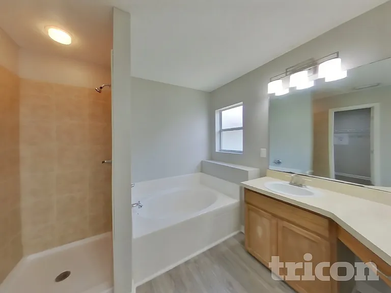 6676 Southern Oaks Dr — Photo 10