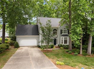 2604 Mackinaw Dr, Greensboro, NC 27455