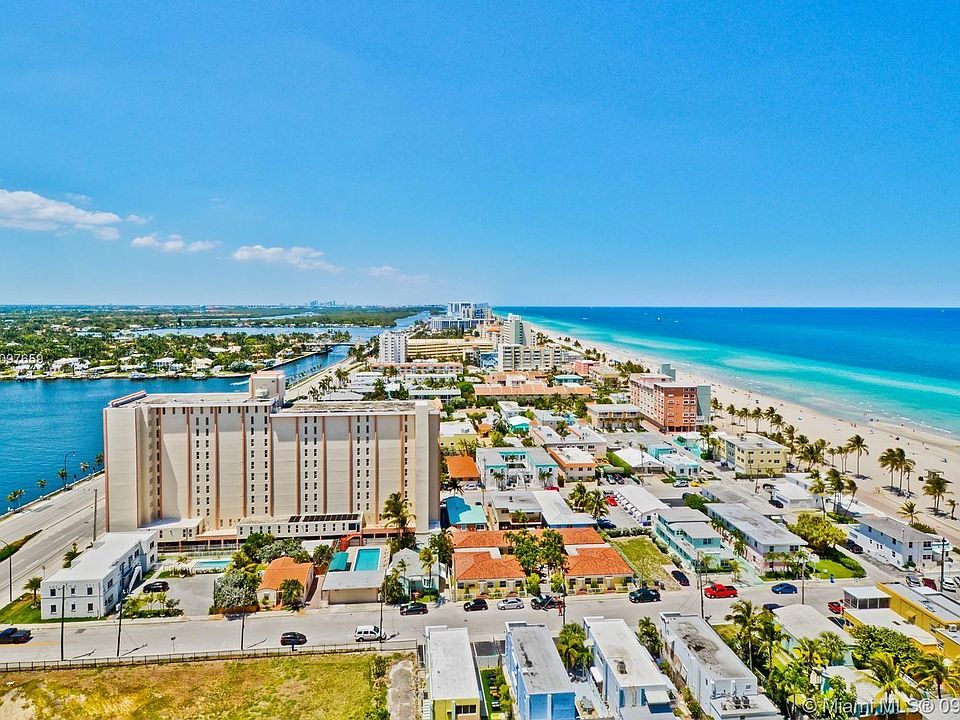 UNOBSTRUCTED VIEWS FOR MILES AND MILES- SEE OCEAN AND INTRACOASTALlUNOBSTRUCTED VIEWS FOR MILES- SEE OCEAN AND INTRACOASTAL