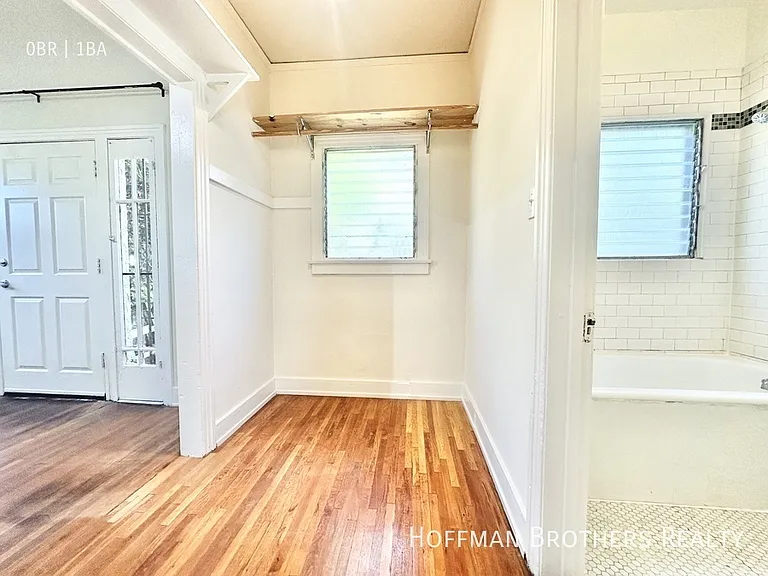 806 1/4 Lucile Ave — Photo 6