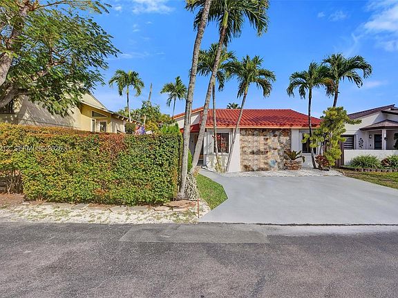 2nd image of 3515 SW 113th Ct