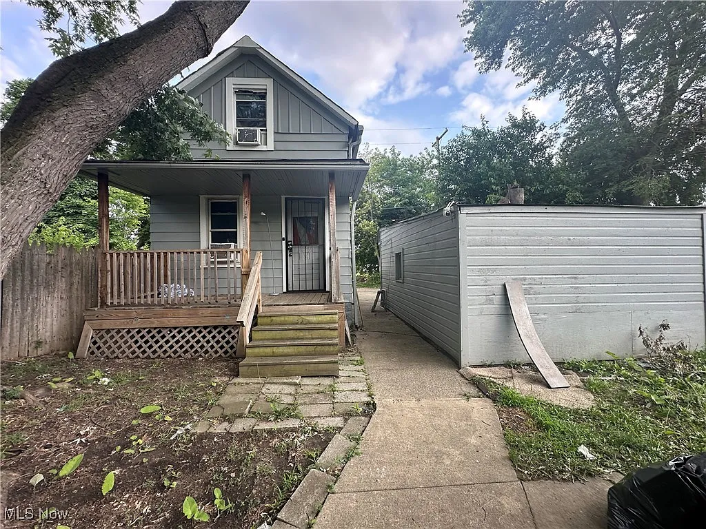 7507 Elton Ave photo 1