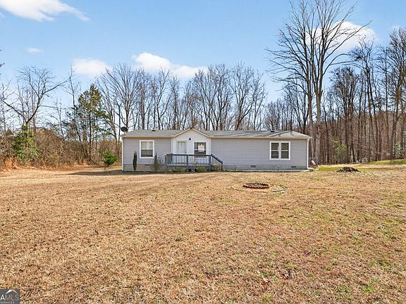 3rd image of 818 Dean Mountain Rd