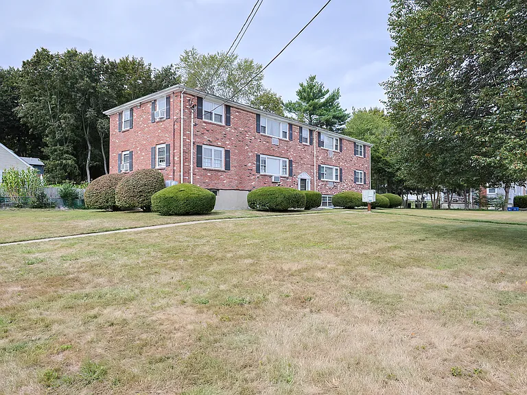 670 Main St #1 — Photo 24