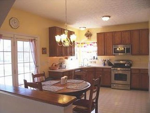 5th image of 5598 Newland Ct