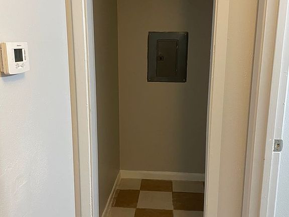 4th image of 2428 Louise St APT 10