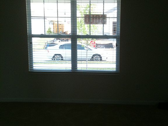 3rd image of 759 Gloucester Ln