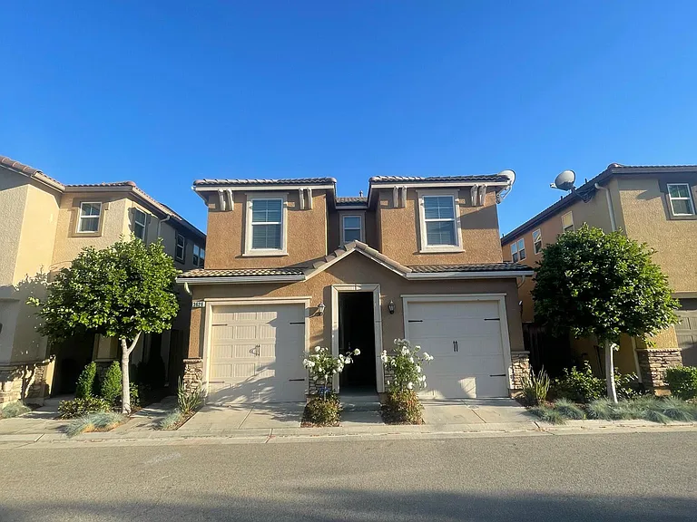 3626 Etchings Way — Photo 1