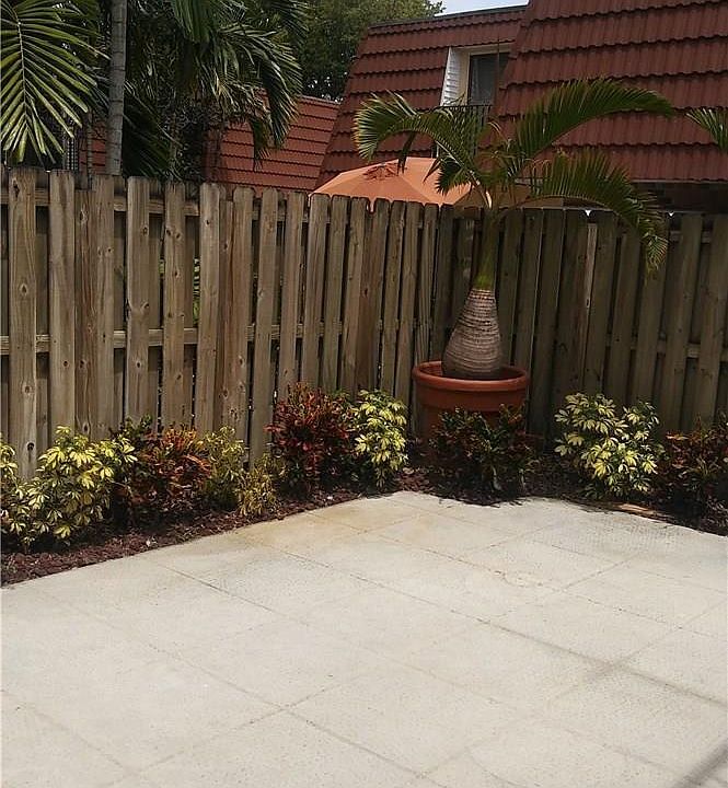 2nd image of 738 NW 99th Cir