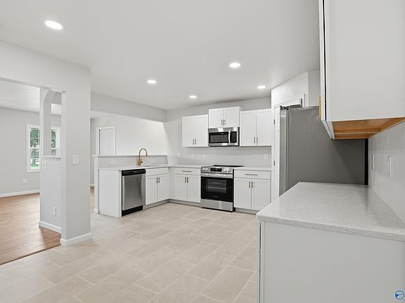 3rd image of 2908 Hilltop Ter NW