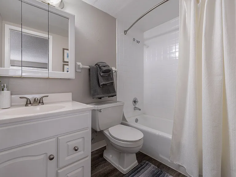 Enclave at Lake Ellenor — Photo 19