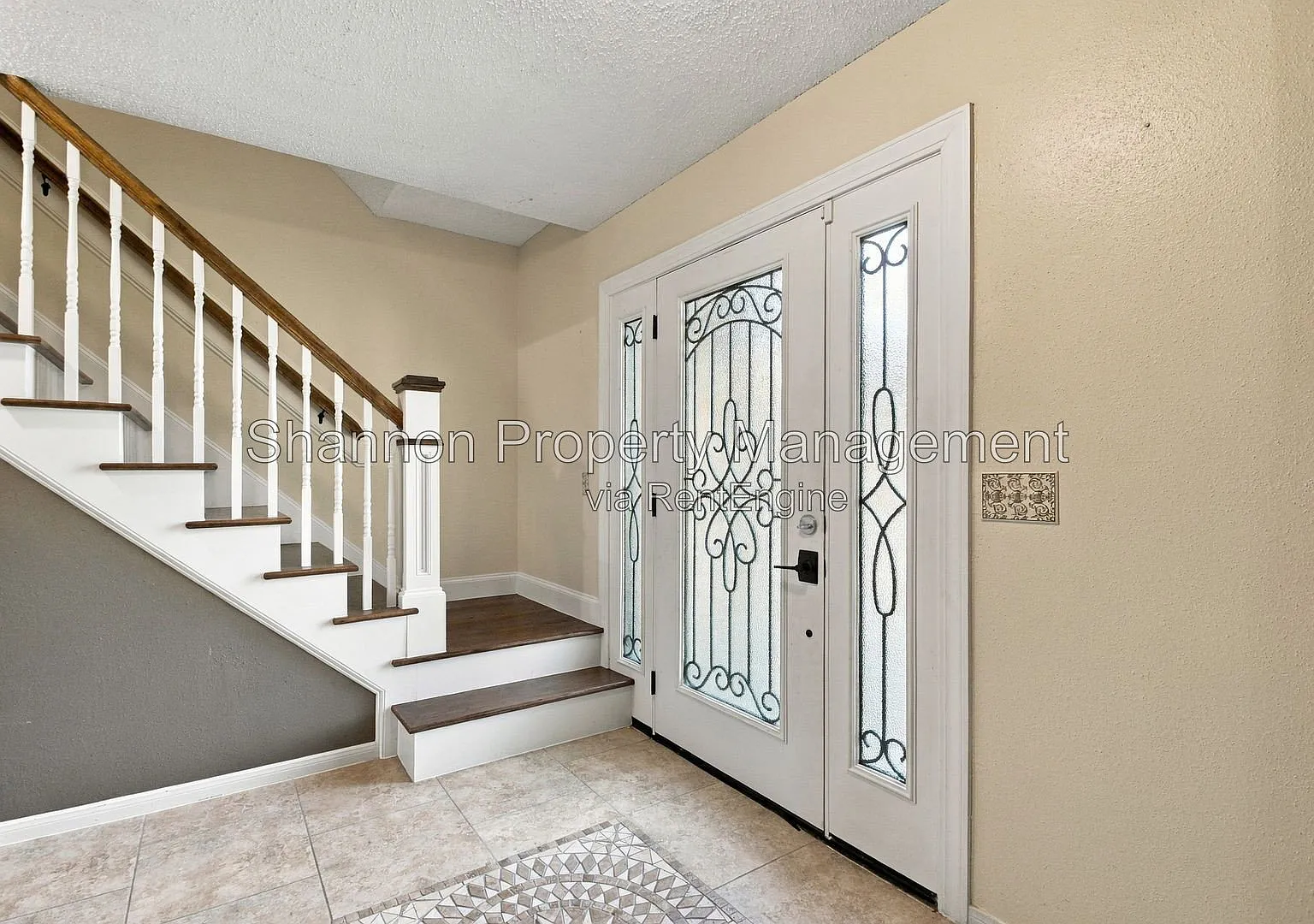 4 bed, 2.5 bath, 2396 sqft, $2,650 — Photo 3