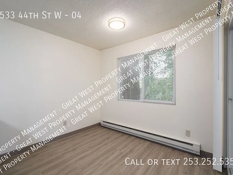 7533 44th St W #4 — Photo 2