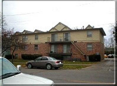 1st image of 922 E College St APT B3