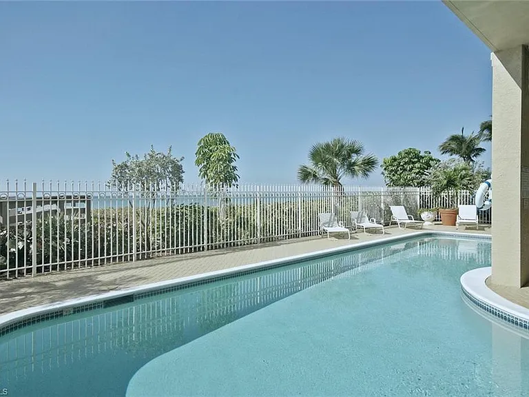 9577 Gulf Shore Dr W #504 — Photo 25