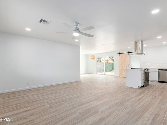 4th image of 7840 E Belleview St