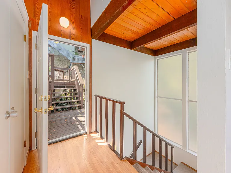 451 Ethel Ave — Photo 14