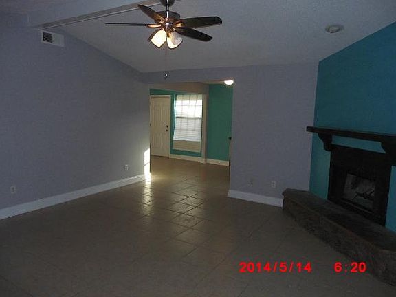 5th image of 11110 Parkwood Ct N