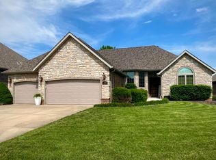 1440 N Chapel Dr, Springfield, MO 65802