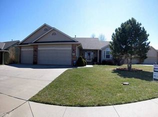 213 E Fieldstone Ct, Derby, KS 67037