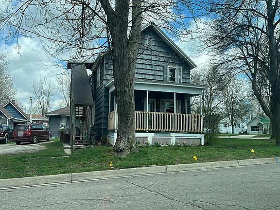3rd image of 917 E Hunt St