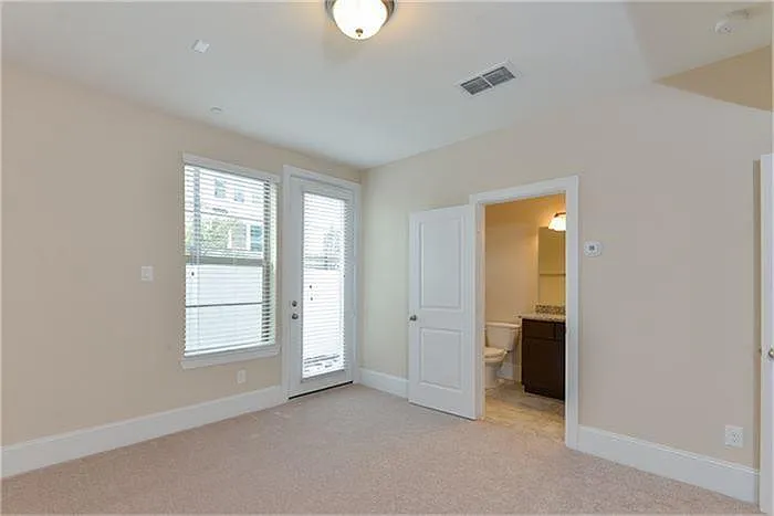 2112 Radcliffe St — Photo 15