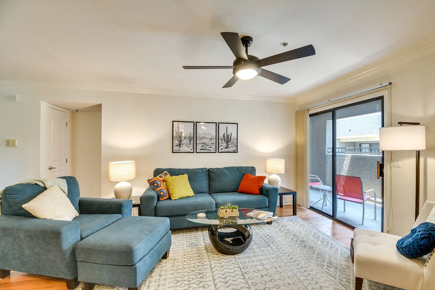 2 bed, 2.0 bath, 1065 sqft, $1,999 — Photo 1