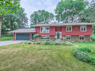 7828 Bavaria Rd, Victoria, MN 55386