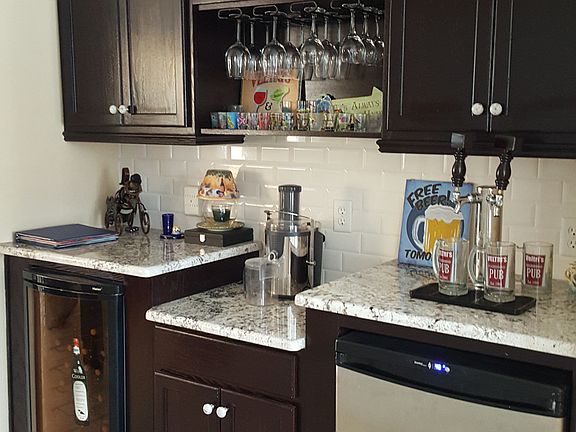 bar with B/I cooler & keg