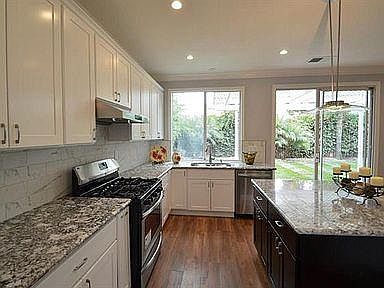 4th image of 2563 Flickinger Ave