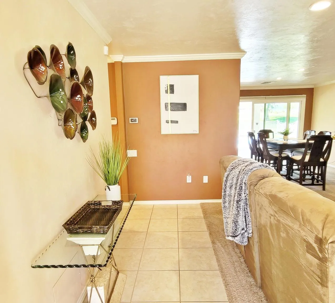 2 bed, 1064 sqft, $6,000 — Photo 3