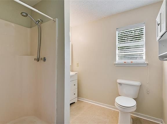 5th image of 13018 Willie Rd
