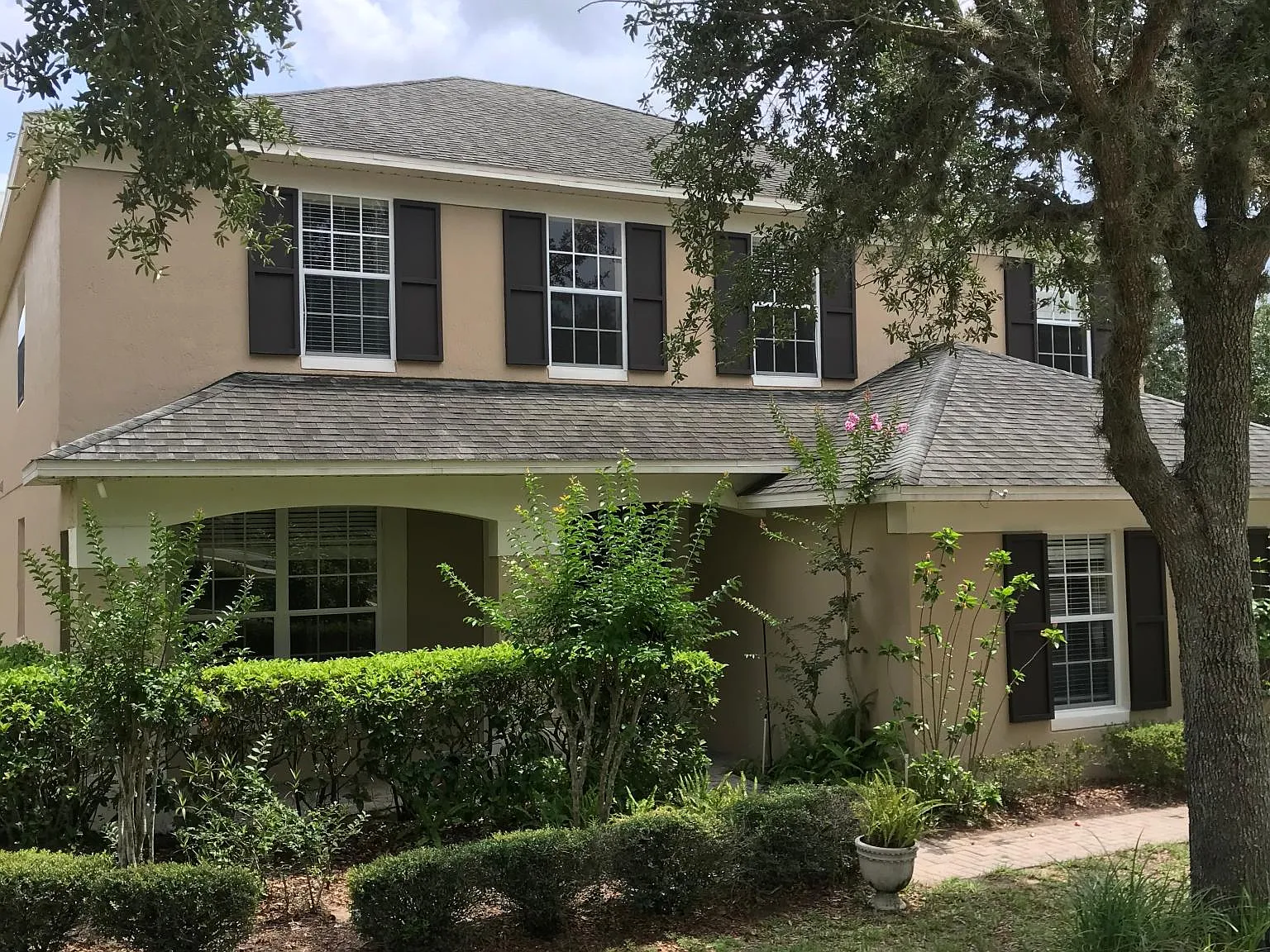 5 bed, 2.5 bath, 2637 sqft, $3,400 — Photo 1