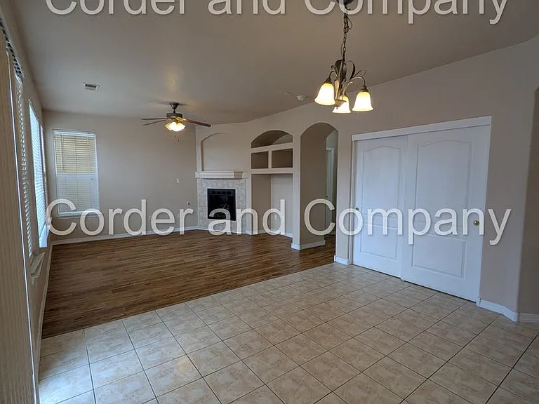 8827 Hampton Ave NE — Photo 6