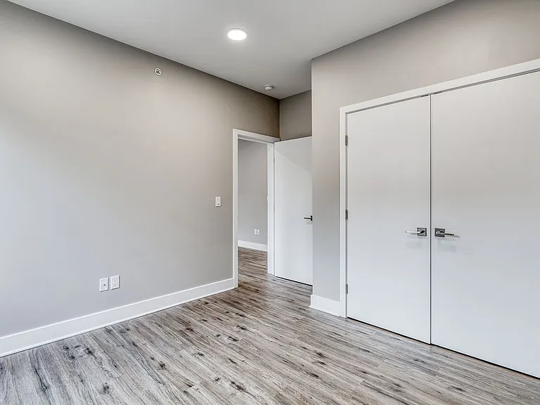 Brand New Luxury Apartments — Photo 10
