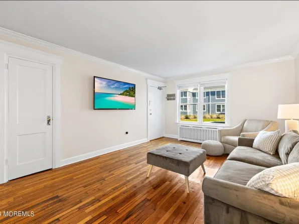 306 Deal Lake Dr Unit 44, Asbury Park, NJ 07712